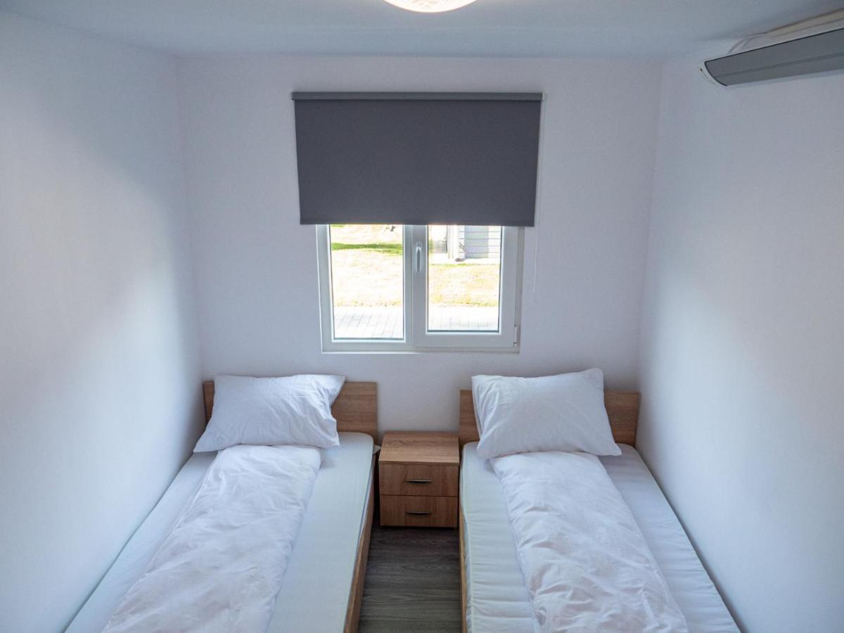 Aparthotel Poiana Cu Flori Satu Mare Exterior foto